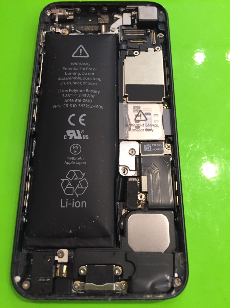 iPhoneのリチウムイオン電池膨張をそのまま使用し続けると危ないかも？